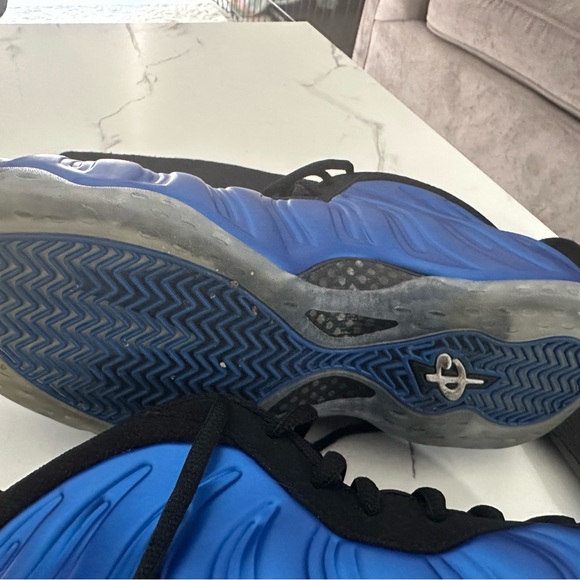 Nike Foamposite in Vibrant Blue and Black - Picture 9 of 9